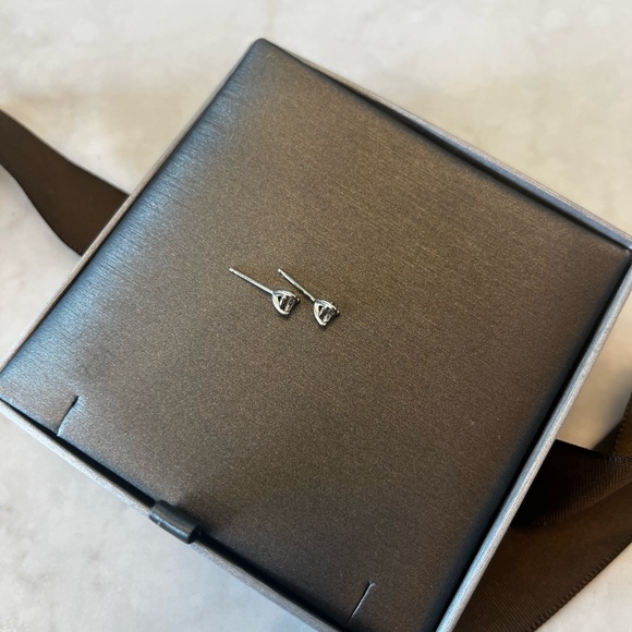 Diamond Stud Earrings. Silver. 0.5 carat. - Picture 9 of 9